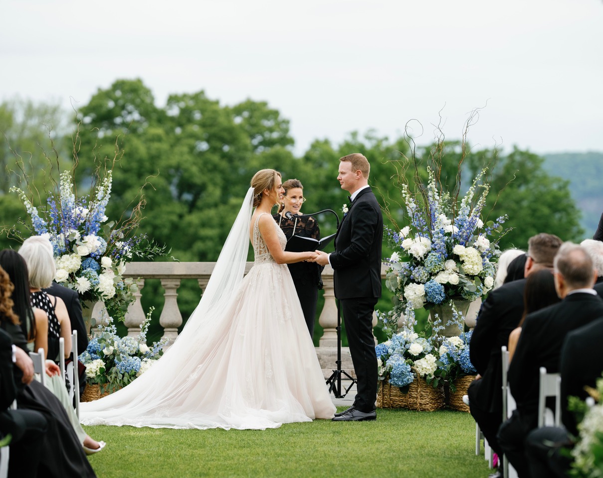 Christina-AJ-lisa-traina-wedding-officiant